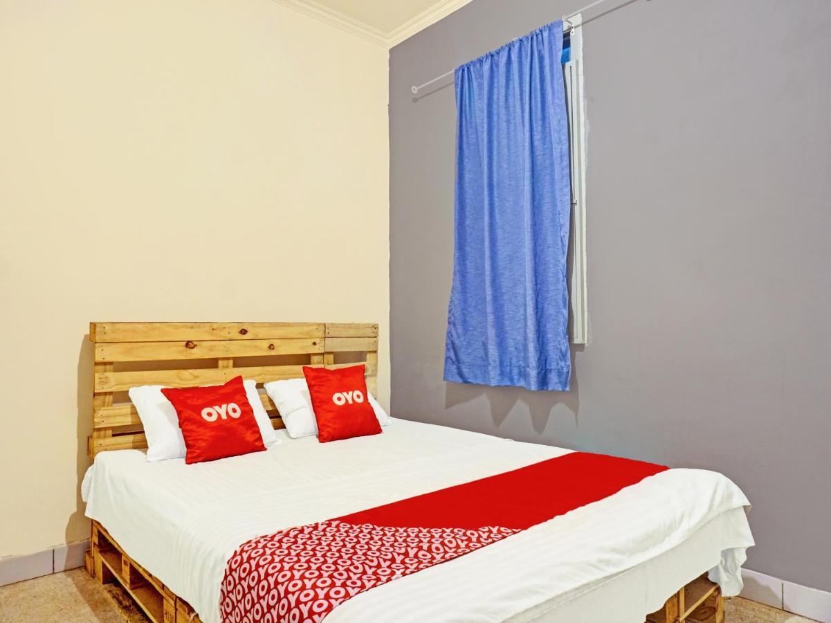 Готель Oyo 91658 Luci'S House Джакарта Екстер'єр фото