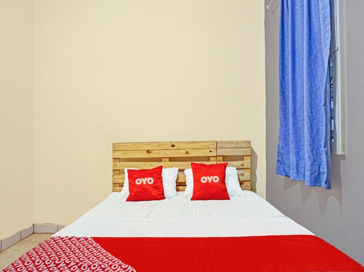 Готель Oyo 91658 Luci'S House Джакарта Екстер'єр фото