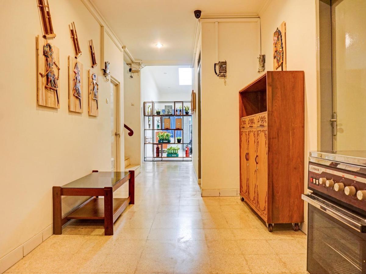 Готель Oyo 91658 Luci'S House Джакарта Екстер'єр фото