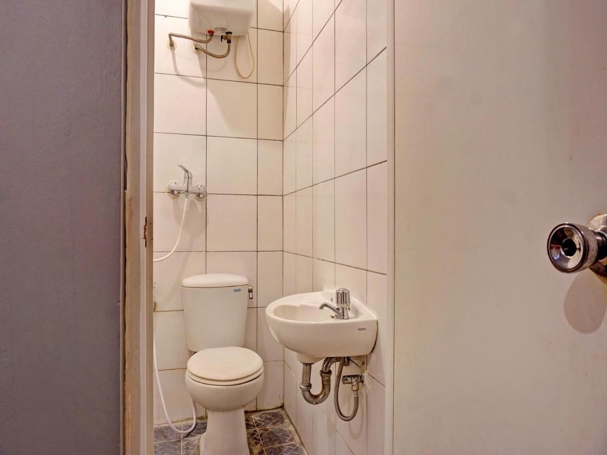 Готель Oyo 91658 Luci'S House Джакарта Екстер'єр фото